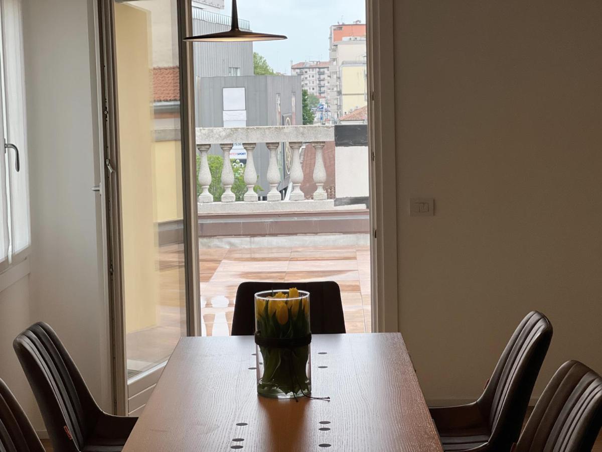 Attico Vivit 60 Apartment Местре Екстериор снимка